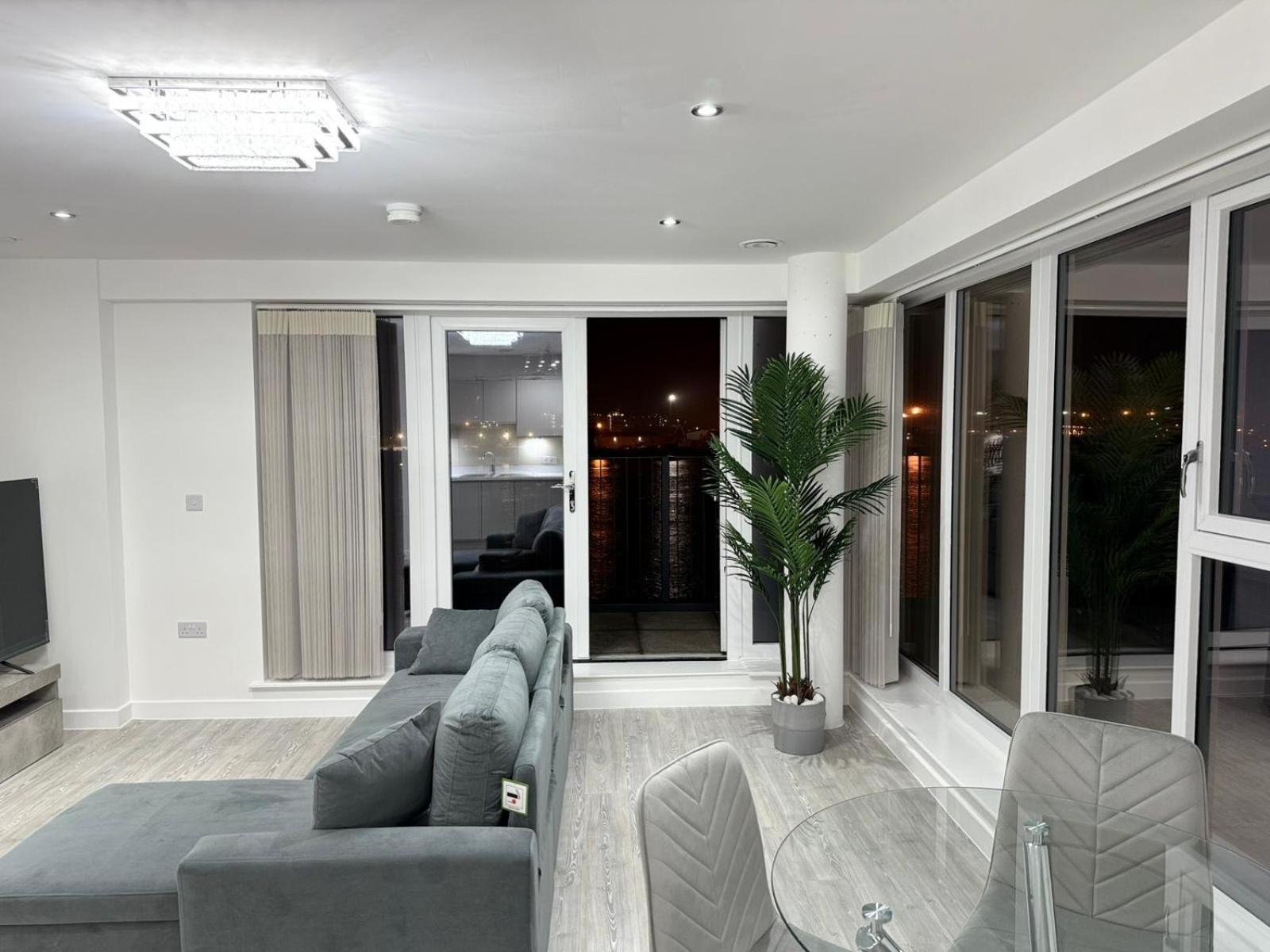 Apartment Serenity Waterfront 2 Bed *