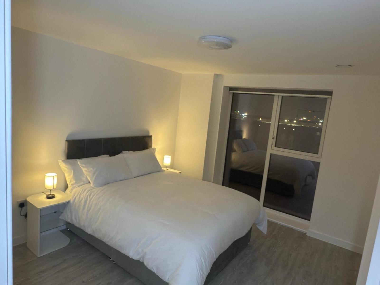 Serenity Waterfront 2 Bed * Northfleet