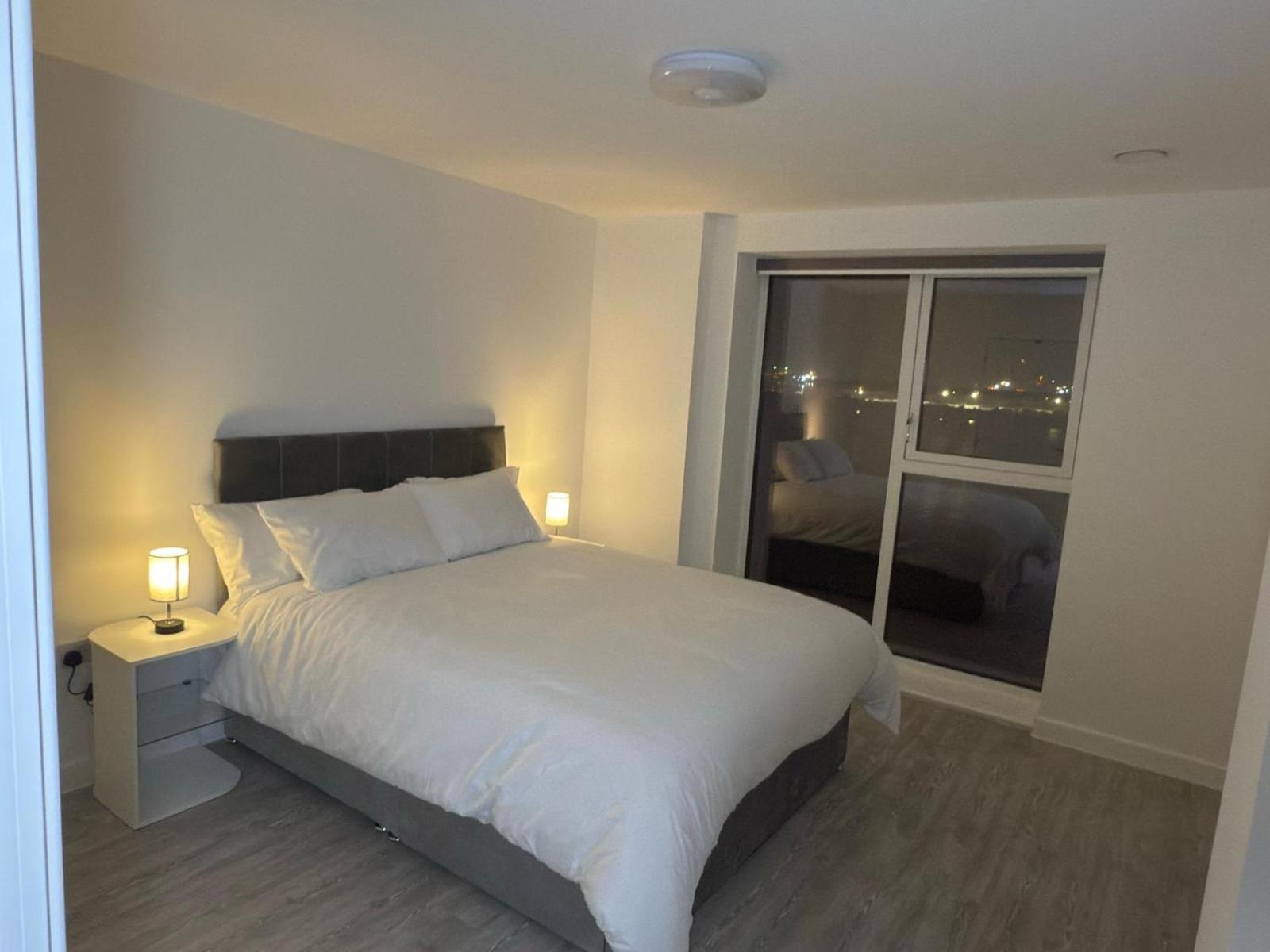 Serenity Waterfront 2 Bed Apartment Northfleet