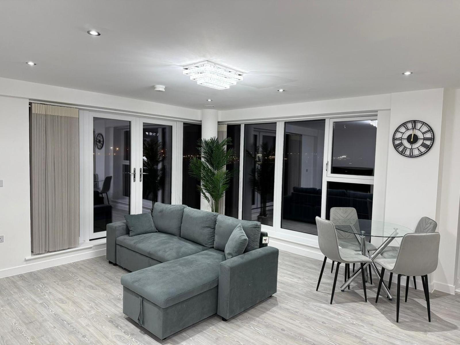 Serenity Waterfront 2 Bed * Northfleet