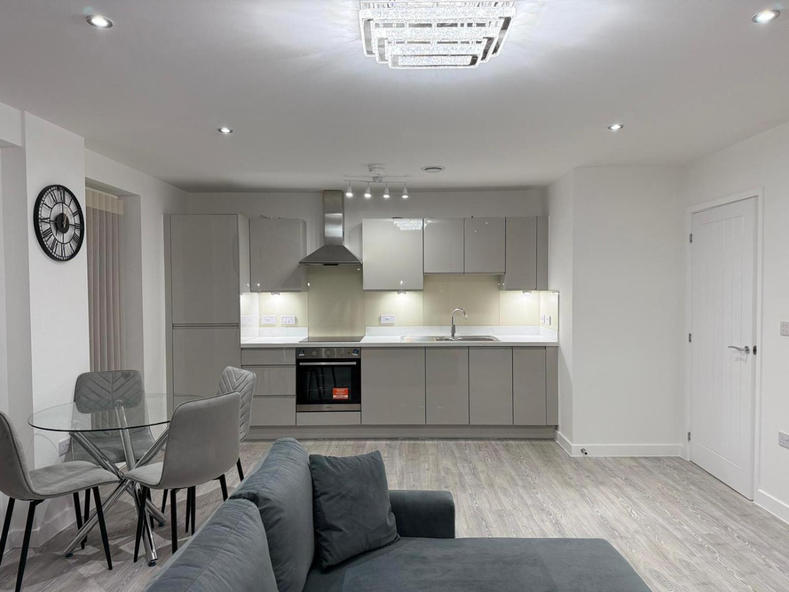 Serenity Waterfront 2 Bed *
