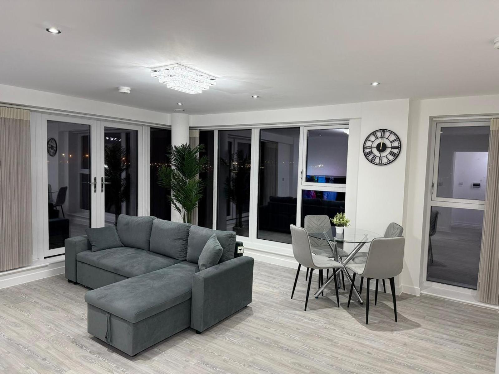 Serenity Waterfront 2 Bed * Northfleet