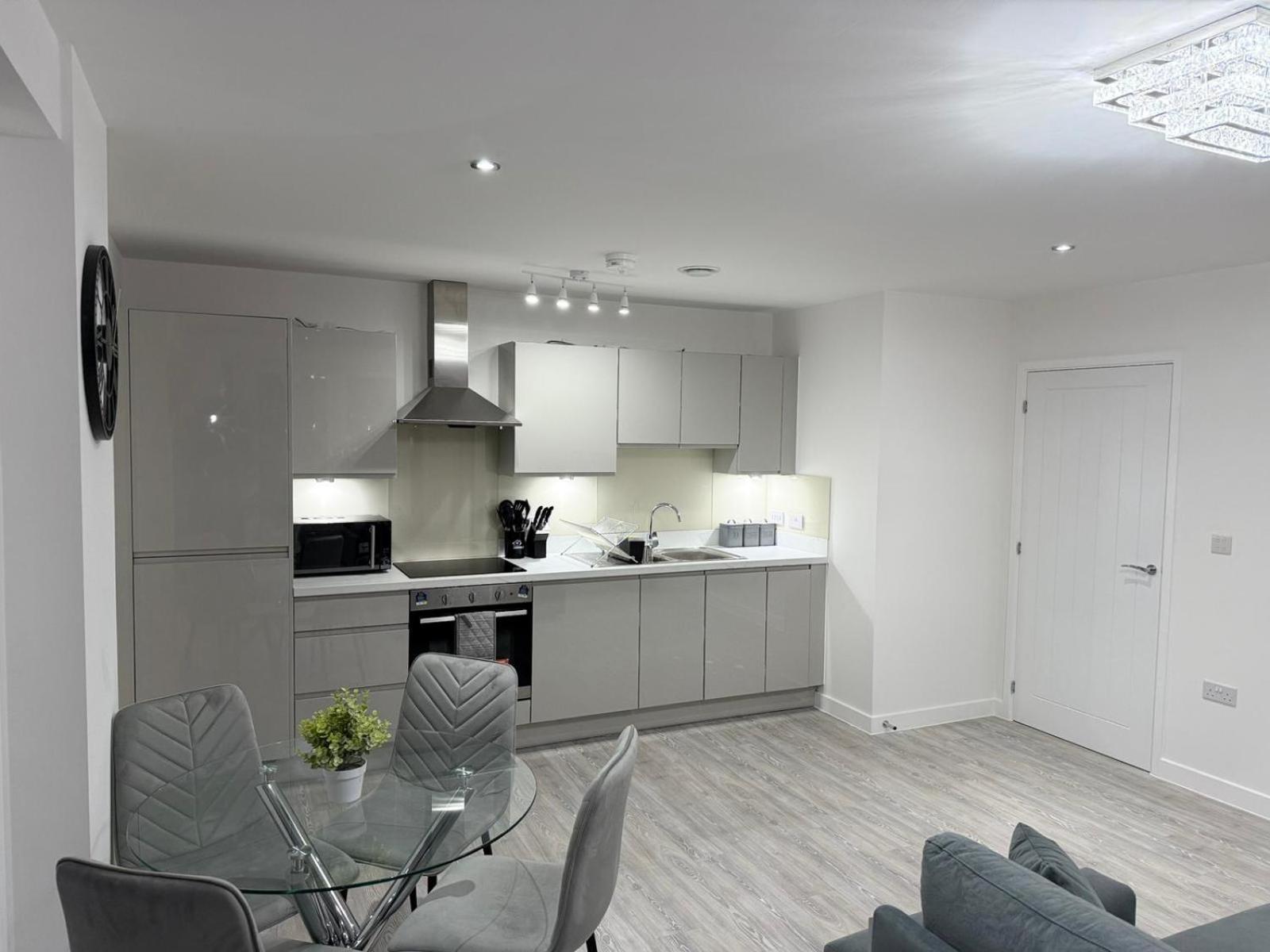 Serenity Waterfront 2 Bed Apartment Northfleet
