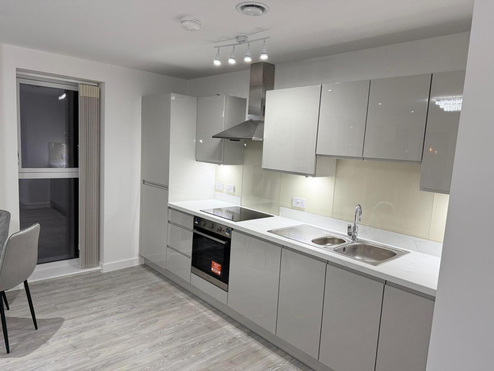 Serenity Waterfront 2 Bed *