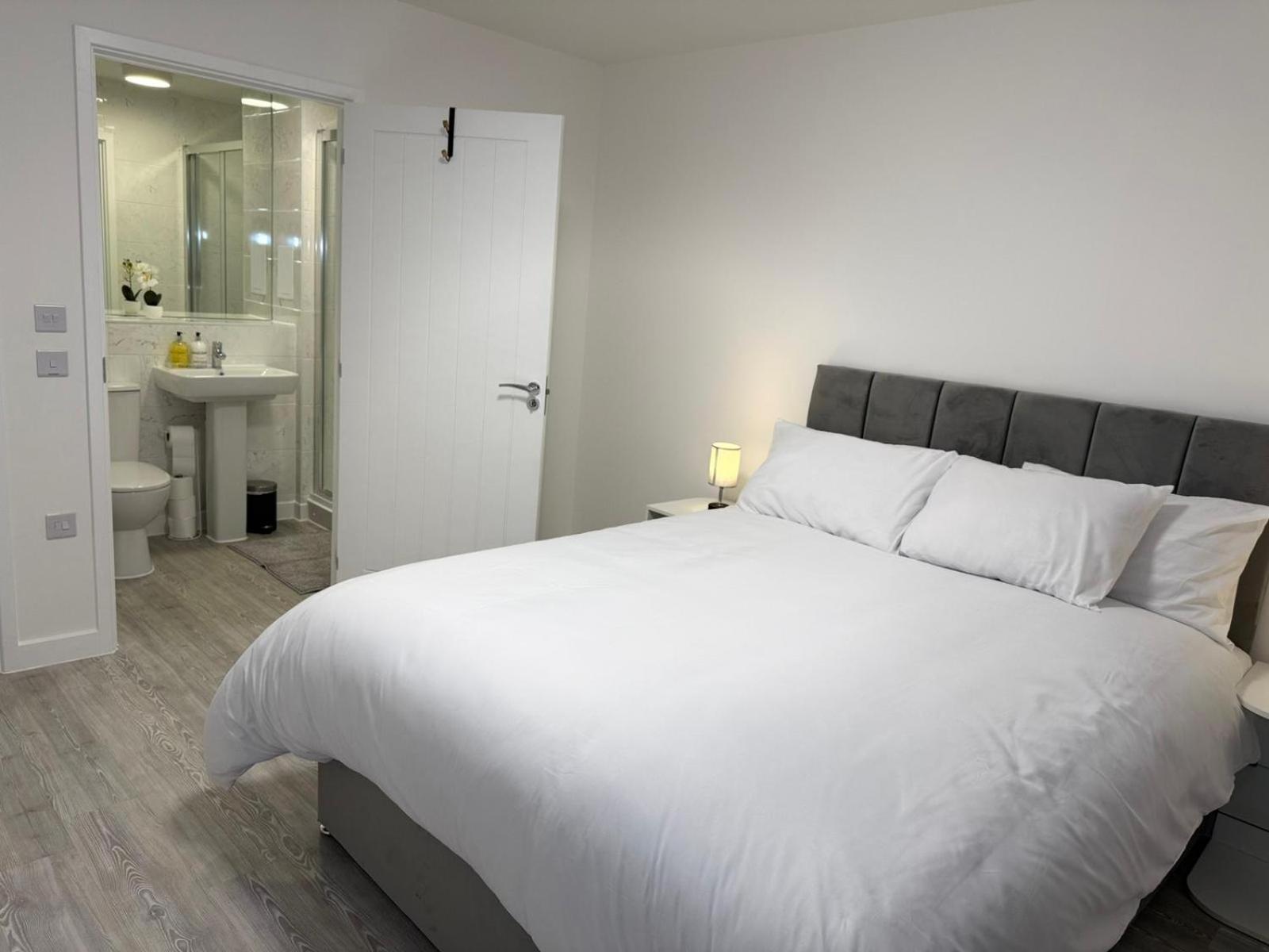 Serenity Waterfront 2 Bed Northfleet
