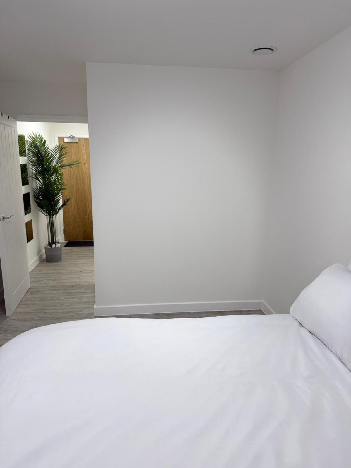 Serenity Waterfront 2 Bed *