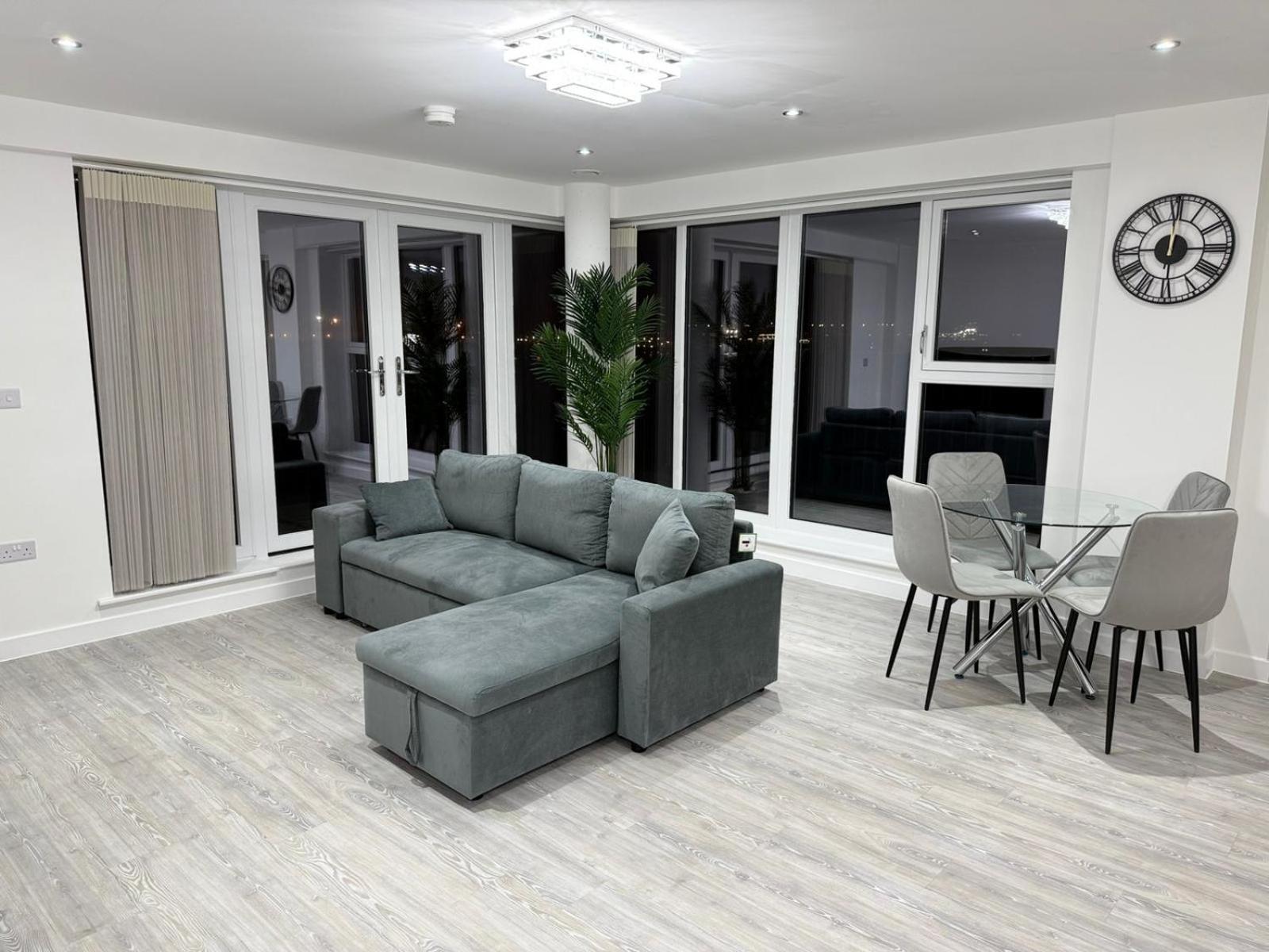 Serenity Waterfront 2 Bed